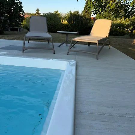 Tulipan Vendeghaz 4* Karasz