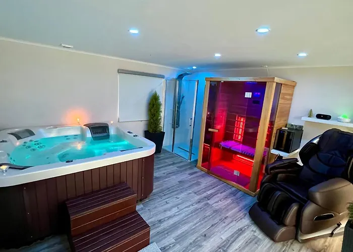 Tulipan Vendeghaz Guest house Karasz
