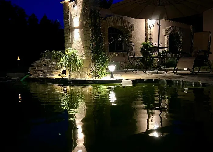 Tulipan Vendeghaz 4* Karasz