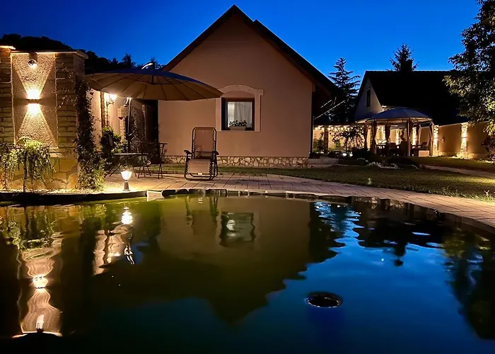 Tulipan Vendeghaz Guest house Karasz